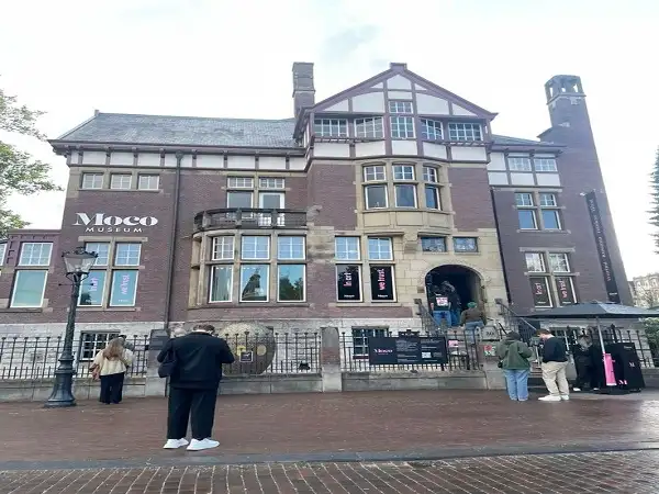 Moco Museum Barcelona exterior El Born