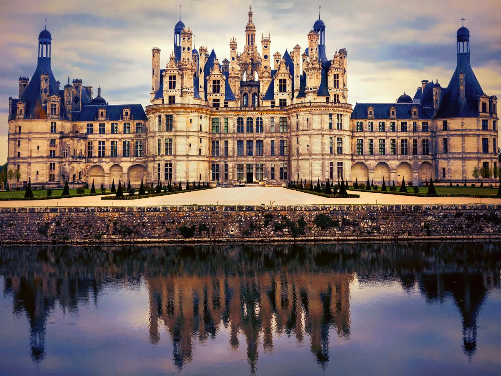 chateau de chambord france exterior