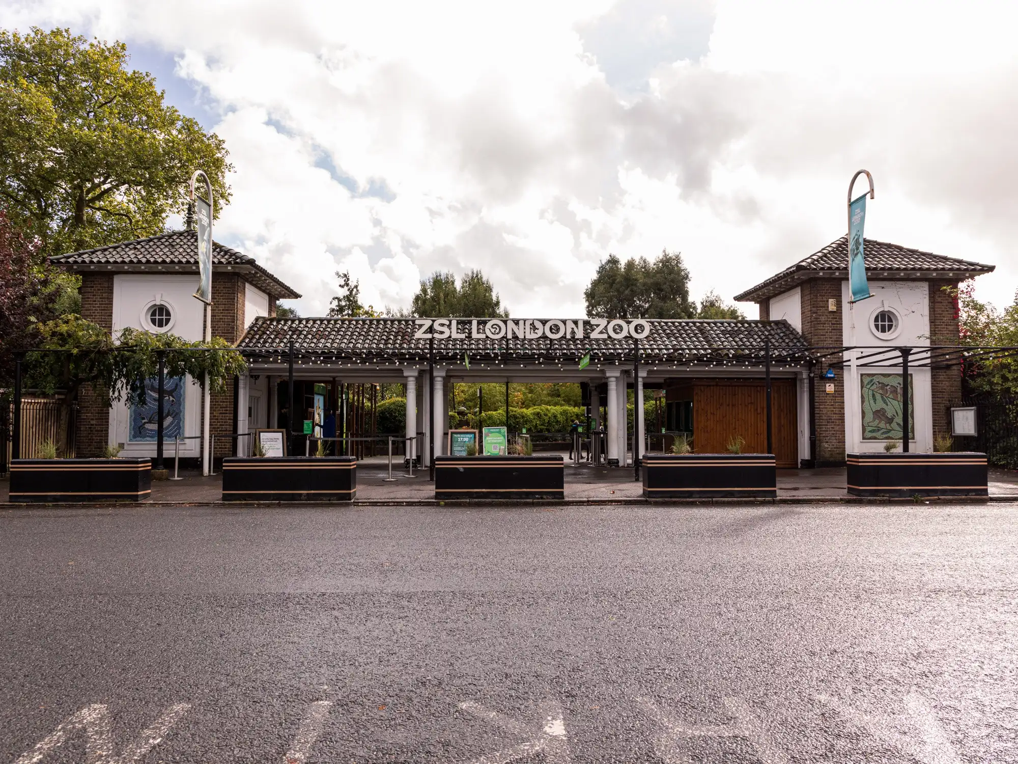 ZSL London Zoo main entrance